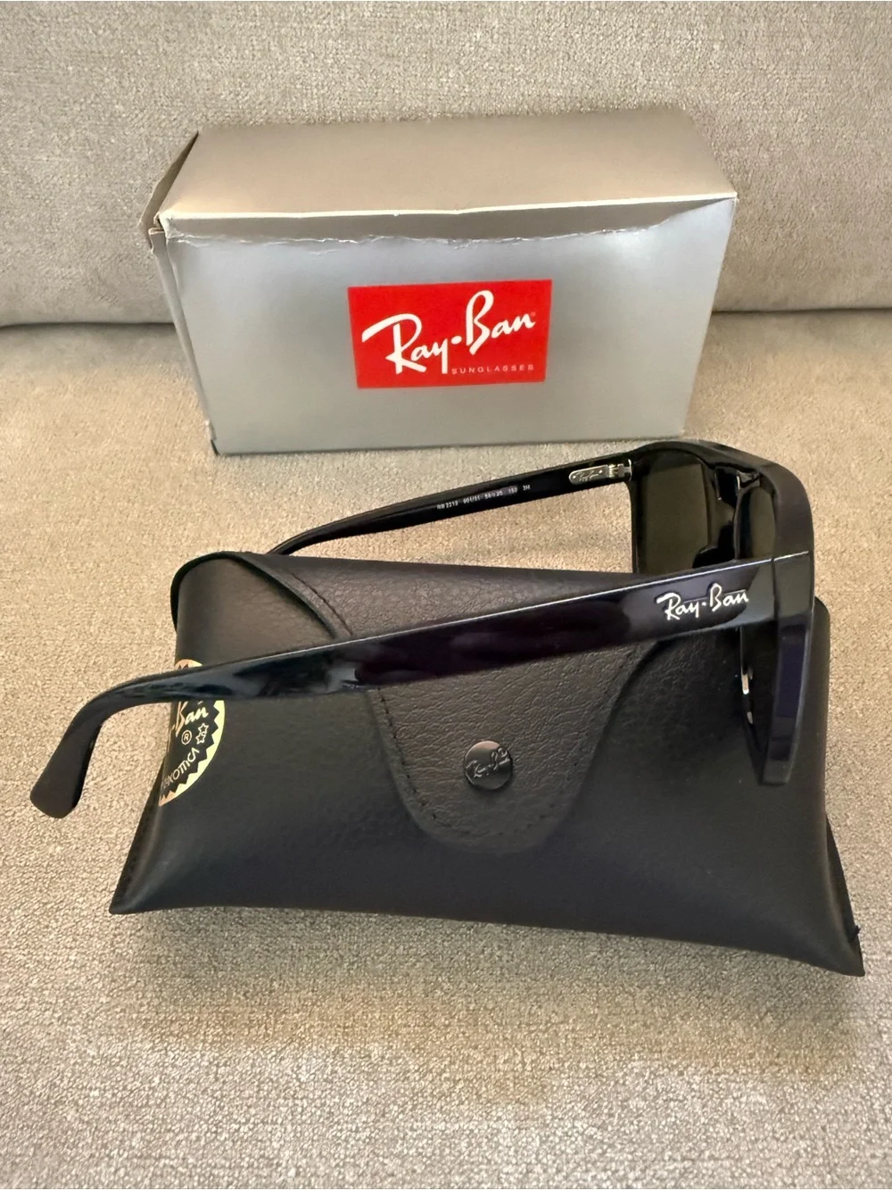 Ray-ban Unisex B2213 sunglasses with case & box